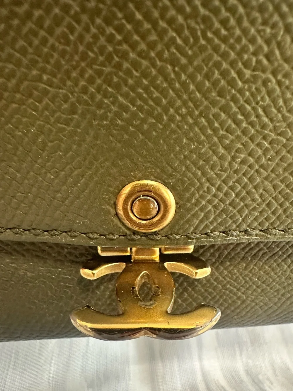 Chanel Vintage Olive Green Leather Wallet with Gold CC Logo